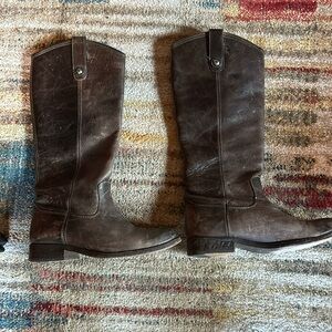 Frye boots size 6. Gently used. Smoke and pet free home.